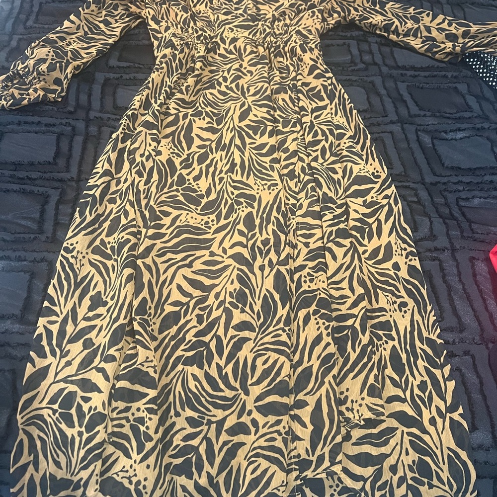 Jessica Simpson Black and Tan Leaf Print Dress